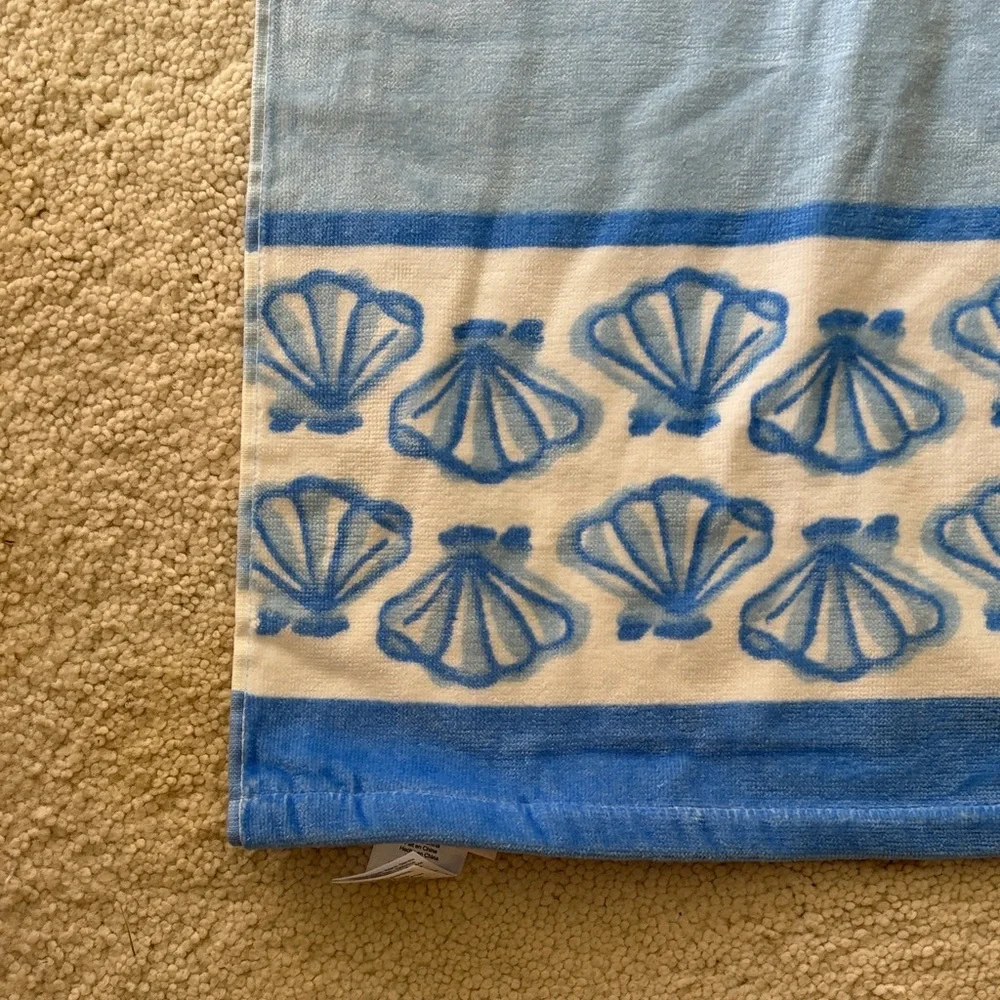 NWOT Lilly Pulitzer Oversized Blue Seahorse Beach Towel
